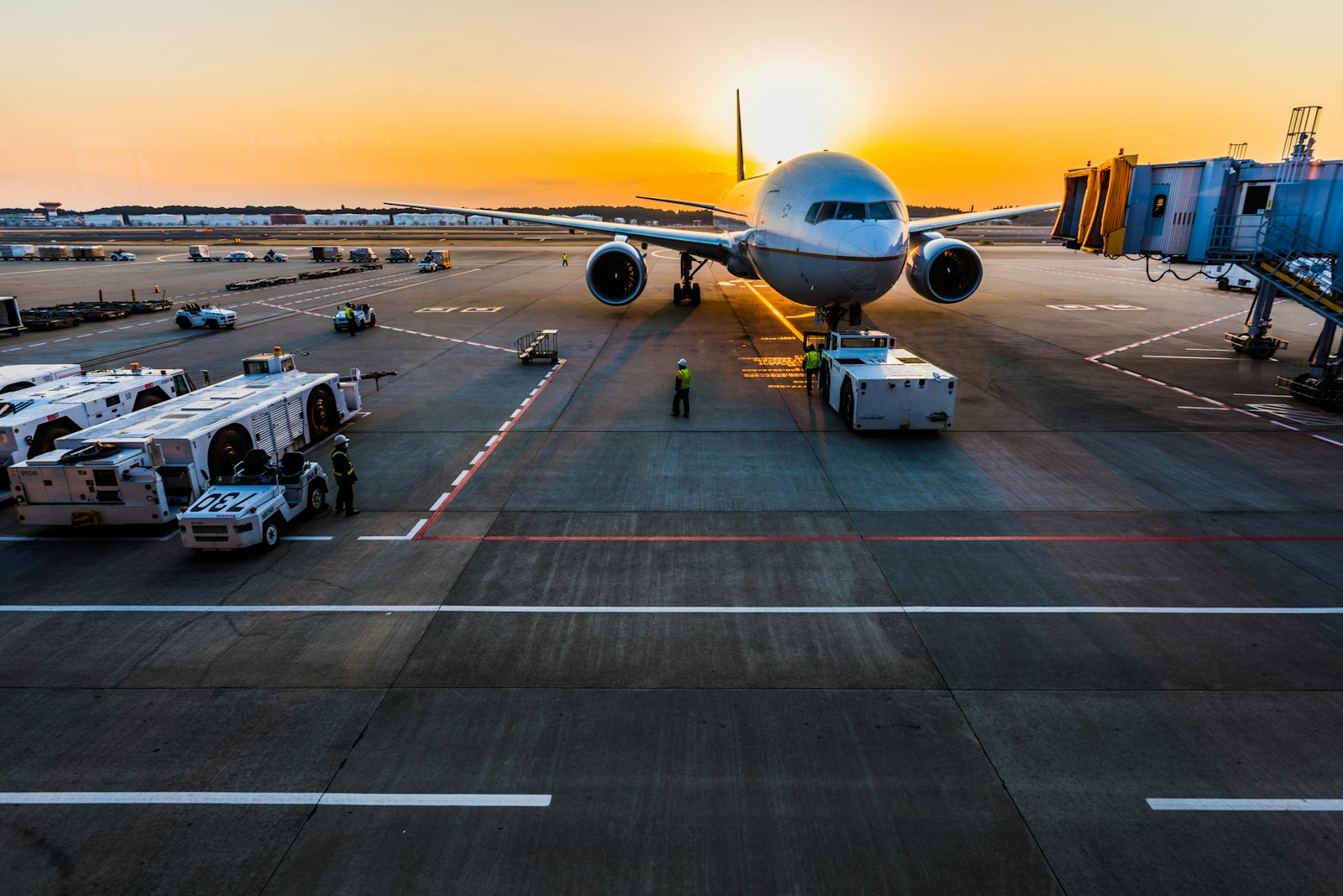 ما هي بوليصة الشحن الجوي (Air Waybill) وكيف تقرأها؟